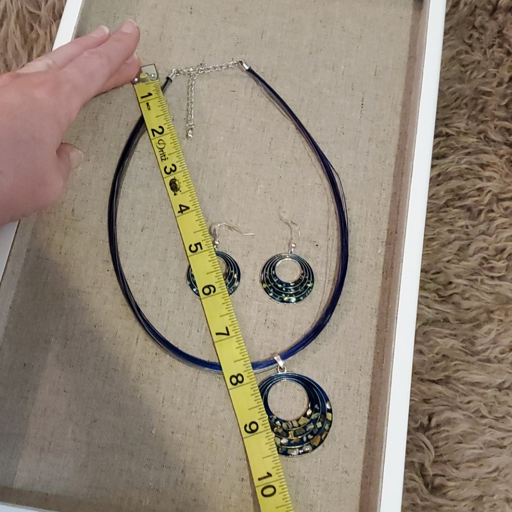 Blue speckled necklace and earrings set - Picture 7 of 7